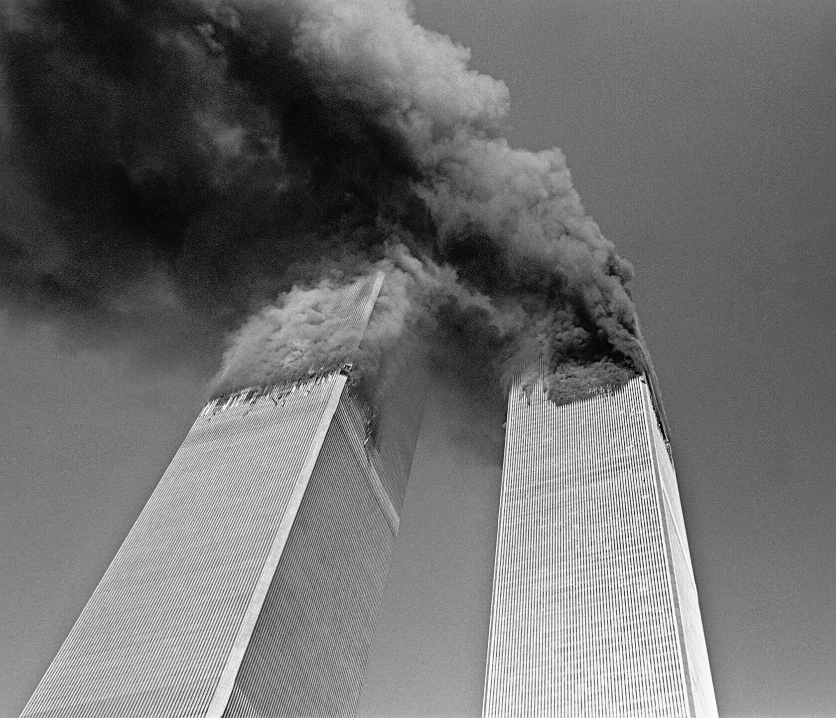 Башни-Близнецы 11 сентября 2001. Башни ВТЦ 11 сентября 2001. Всемирный торговый центр в Нью-Йорке 11 сентября.
