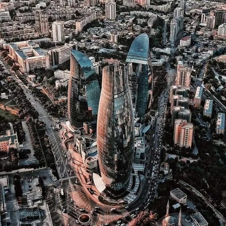 Сколько лет баку в 2020 году