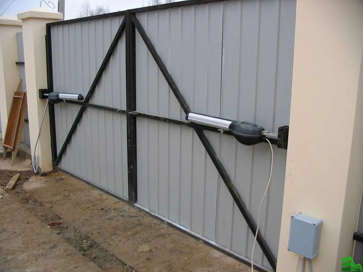 Откатные ворота с калиткой дорхан. Ворота с электроприводом efaflex. Ворота. Последних ворот. Ворота распашные металлические.