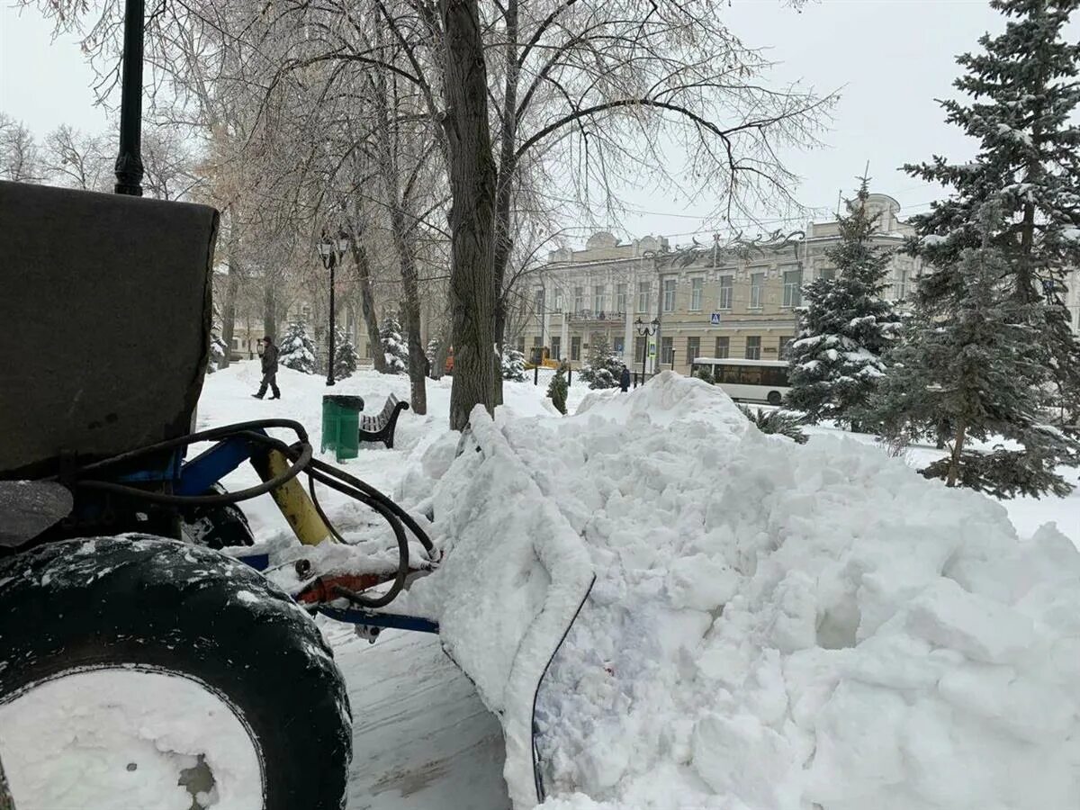 Т б снежная. Самара снег. Снегопад коммунальщики Самара. Снегопад в Самаре 2008. Снегопад в Самаре в 2008 году.