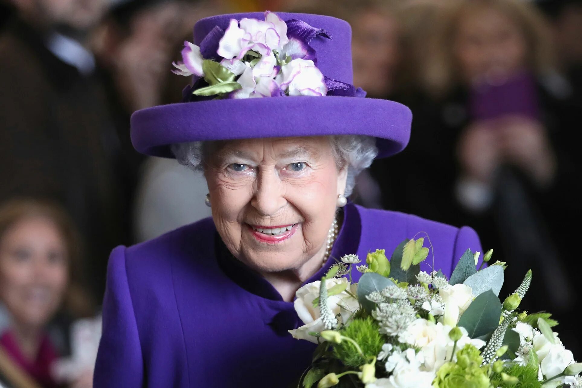 елизавета 2 2023. королева елизавета 96 лет. елизавета 2 на ямайке. английская королева. елизавета королева великобритании 2021.