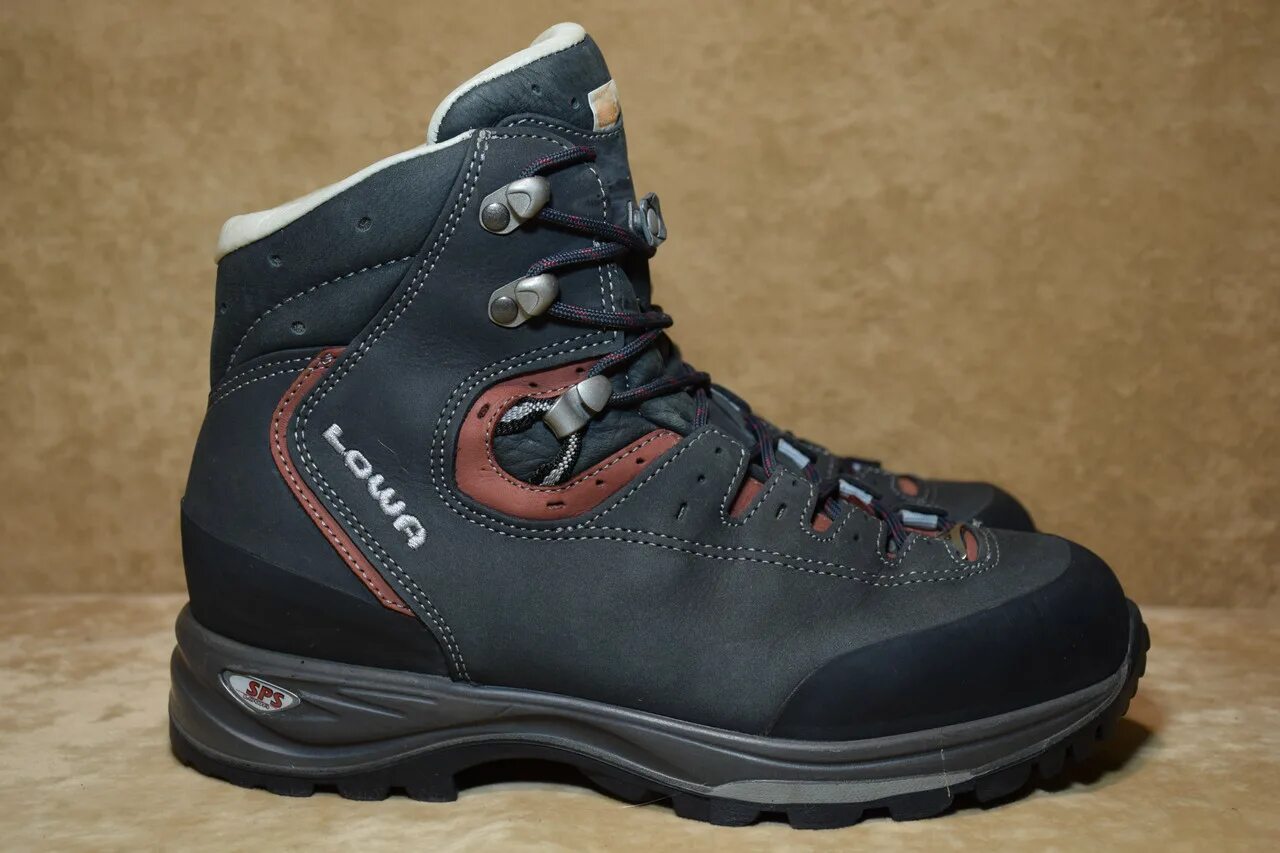 Lowa Mauria GTX WS. Трекинговые ботинки Lowa. Ботинки Lowa оригинал. Lowa оригинал.