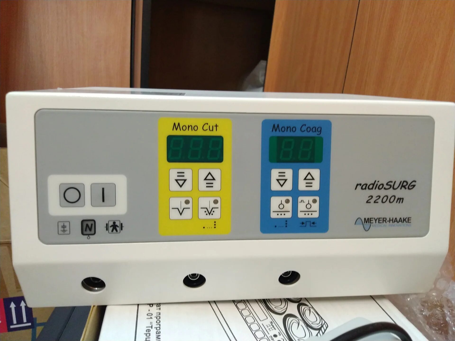 Radiosurg 2200. Radiosurg 2200. Radiosurg 2200 радиохирургический. Radiosurg 2200. Радиохирургический нож эхвч эндомедиум 2002.