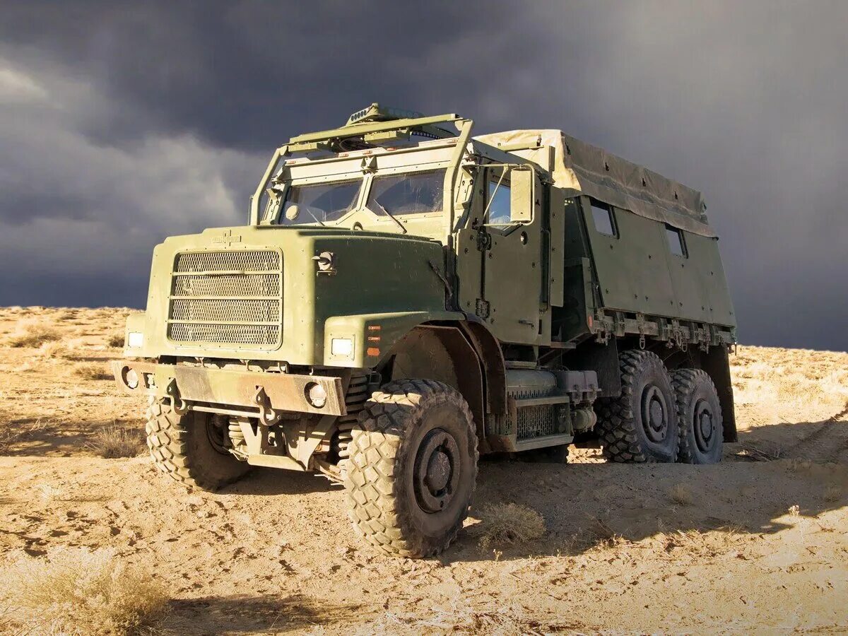 Тягач м. Ошкош грузовики mtvr. oshkosh mtvr 6x6 cargo truck. грузовики oshkosh lvsr. тягач ошкош 6х6.