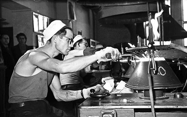 львовский завод кинескопов. завод кинескопов ссср запрудня. реклама на тв в ссср. кинескоп 61лк4ц паспорт. электронно-лучевая трубка 8ло7и.