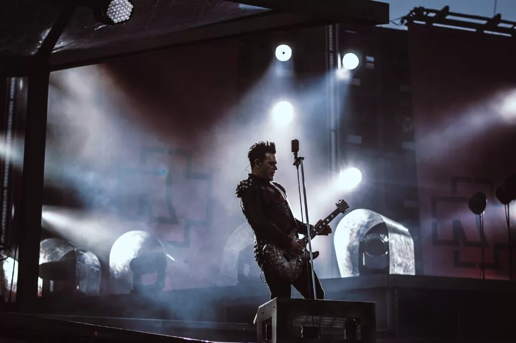 Rammstein live 2022. Раммштайн концерт 2022. Rammstein 2009. Рамштайн 2024 концерты рамм234. Рамштайн 2024.