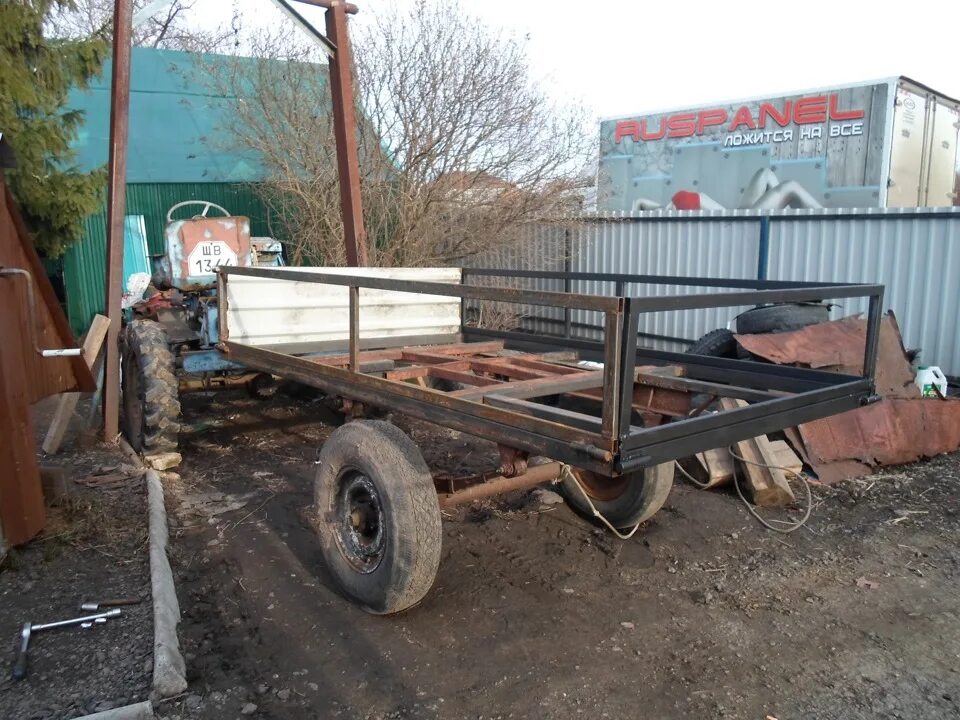 Самосвальный прицеп для трактора т 25. Самодельный самосвальный прицеп для трактора т 25. Самосвальные прицепы для минитрактора русич. Прицеп для трактора т 25 самосвал. Прицеп самосвал для минитрактора с гидроманипулятором авант-760.