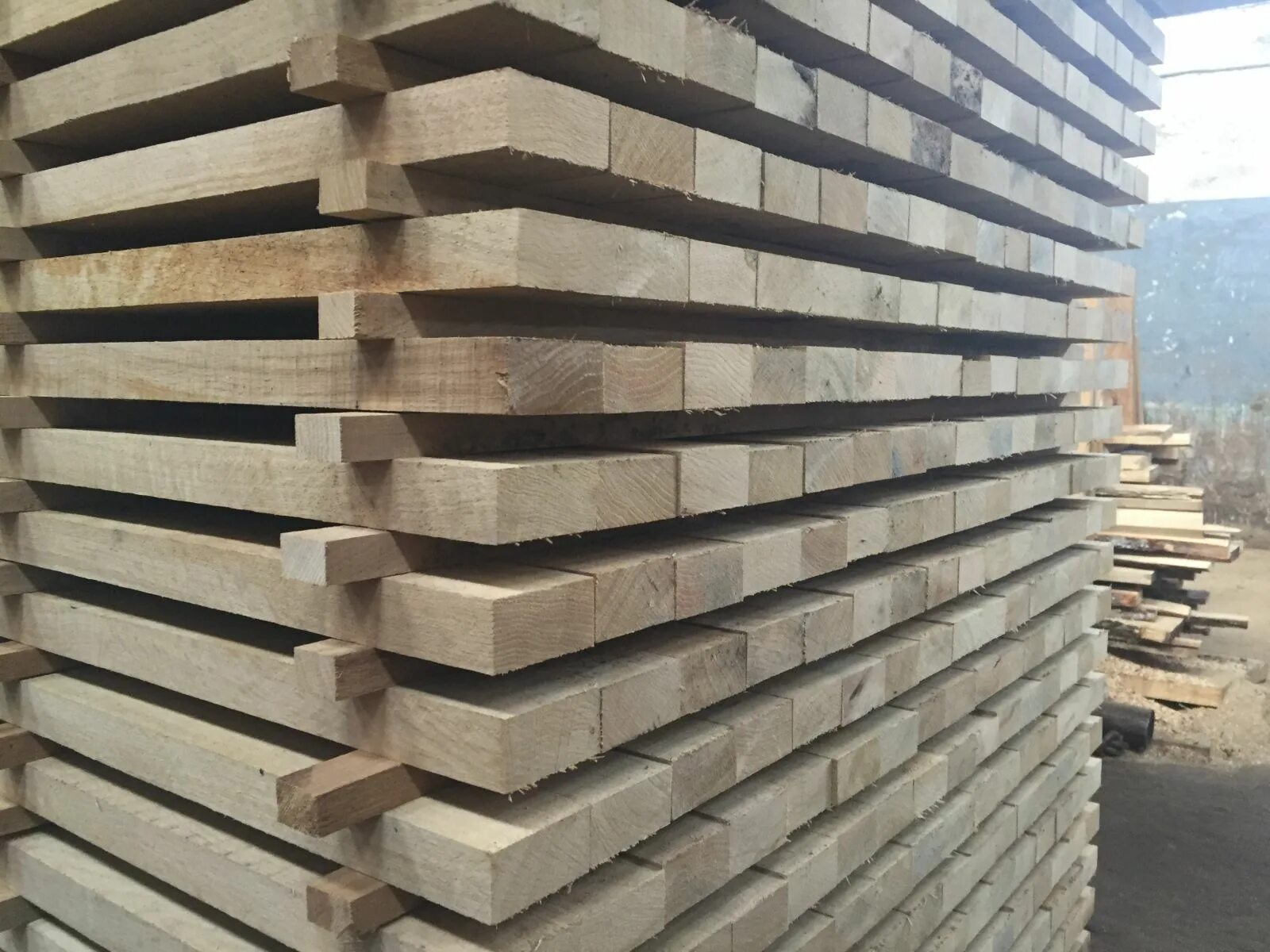 черновые заготовки древесины. изделия из мдф. болванка черновая. черновыми заготовками. осенние заготовки.