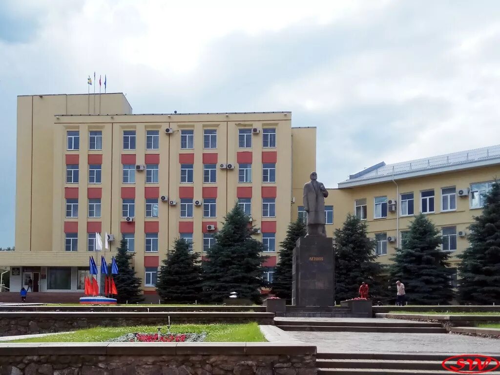 Администрация города лиски. Лиски центр города. Лиски площадь ленина. Сайт администрации города лиски воронежской области. Г лиски воронежской области.