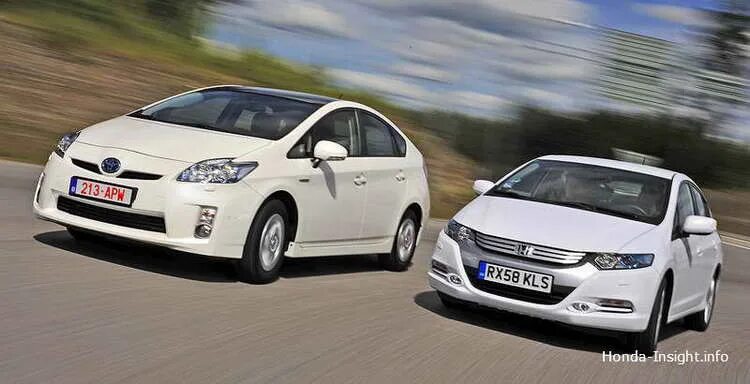 Инсайт и инсайд. Toyota Prius Honda Insight. Хонда Инсайт и Приус. Honda Insight 2 поколение vs Toyota Prius. Хонда Приус гибрид.