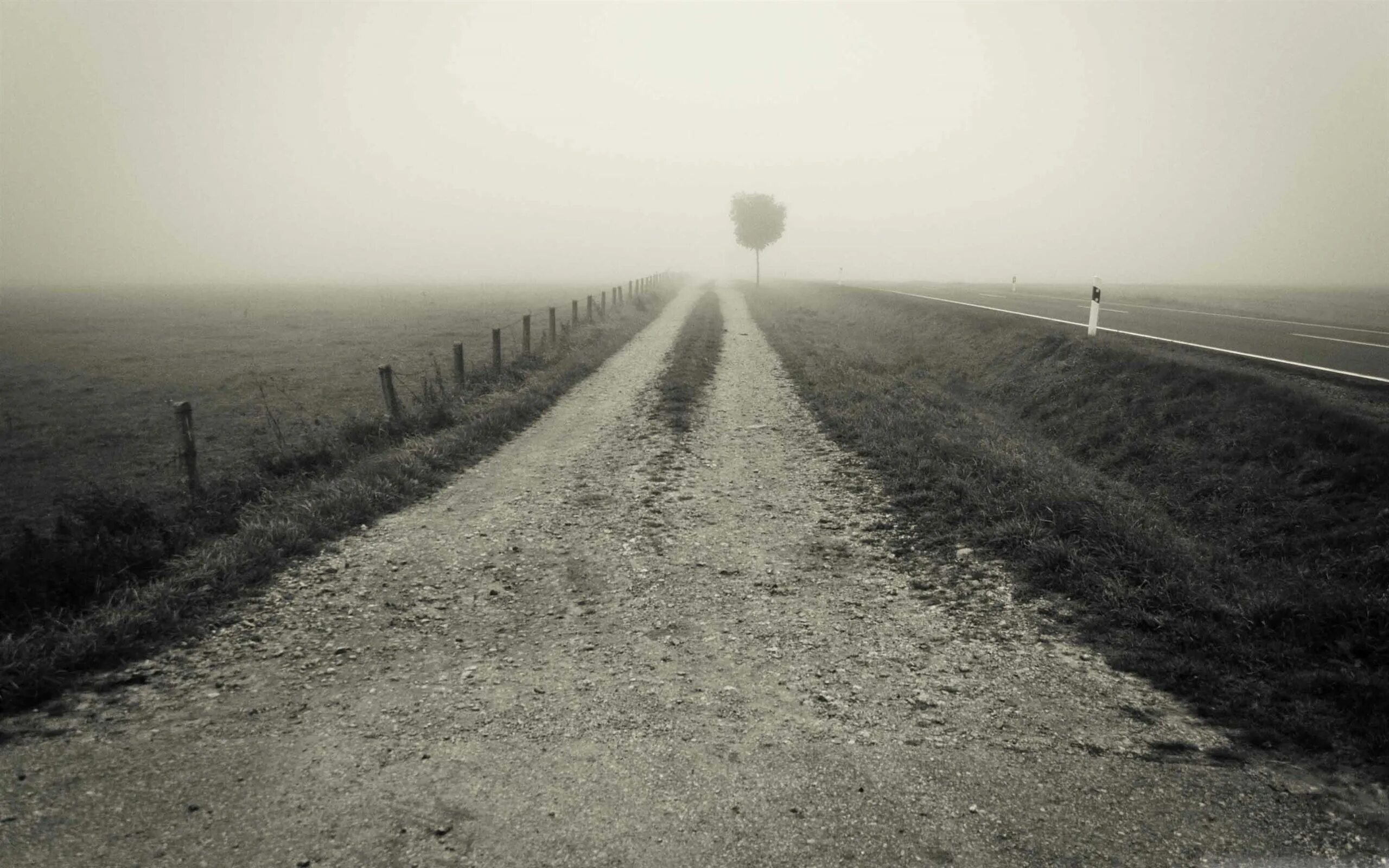 Пустота и одиночество. Молния арт. Грустный фон. Пустота. Серое одиночество.