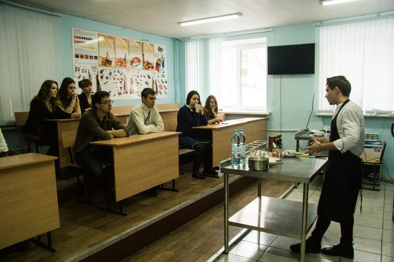 Воронеж колледжи после 9 класса бюджет. Номос воронежский колледж официальный сайт. Воронежский политехнический техникум. Воронежское художественное училище (техникум). Вют воронежский юридический техникум.