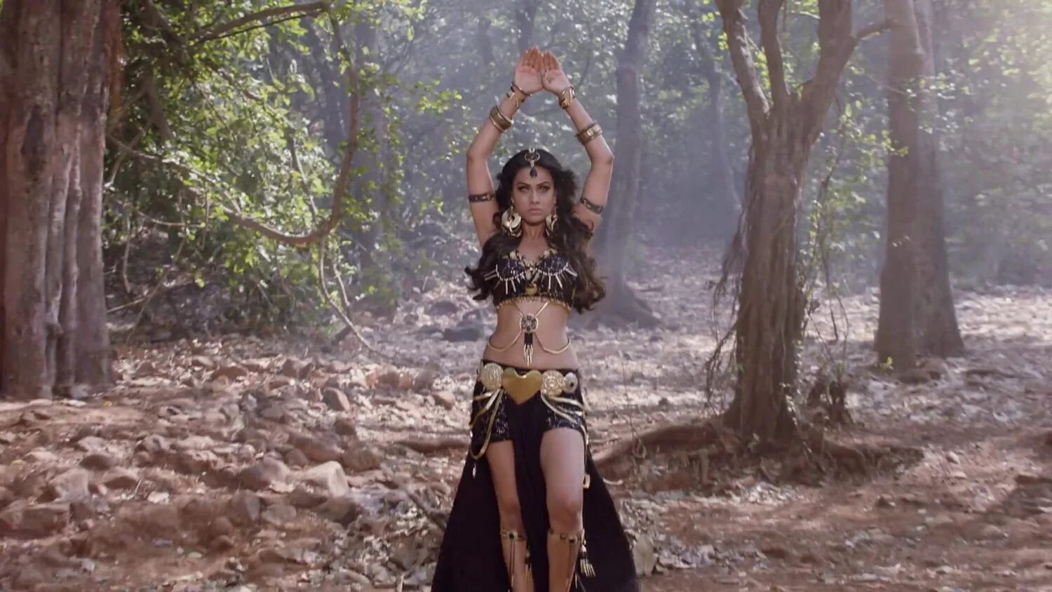 женщина змея индийский 6. нагин 3. женщина змея индийский 6. женщина змея индийский 6. судха чандран с протезом.