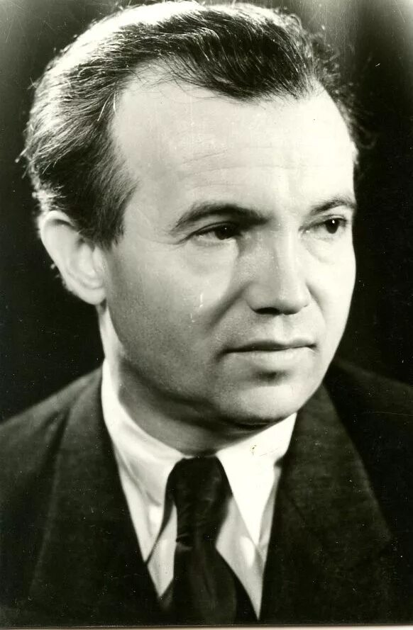Lucian blaga писатель. Портрет михая эминеску. Михал голеневский. Кирицэ. Румынские писатели.