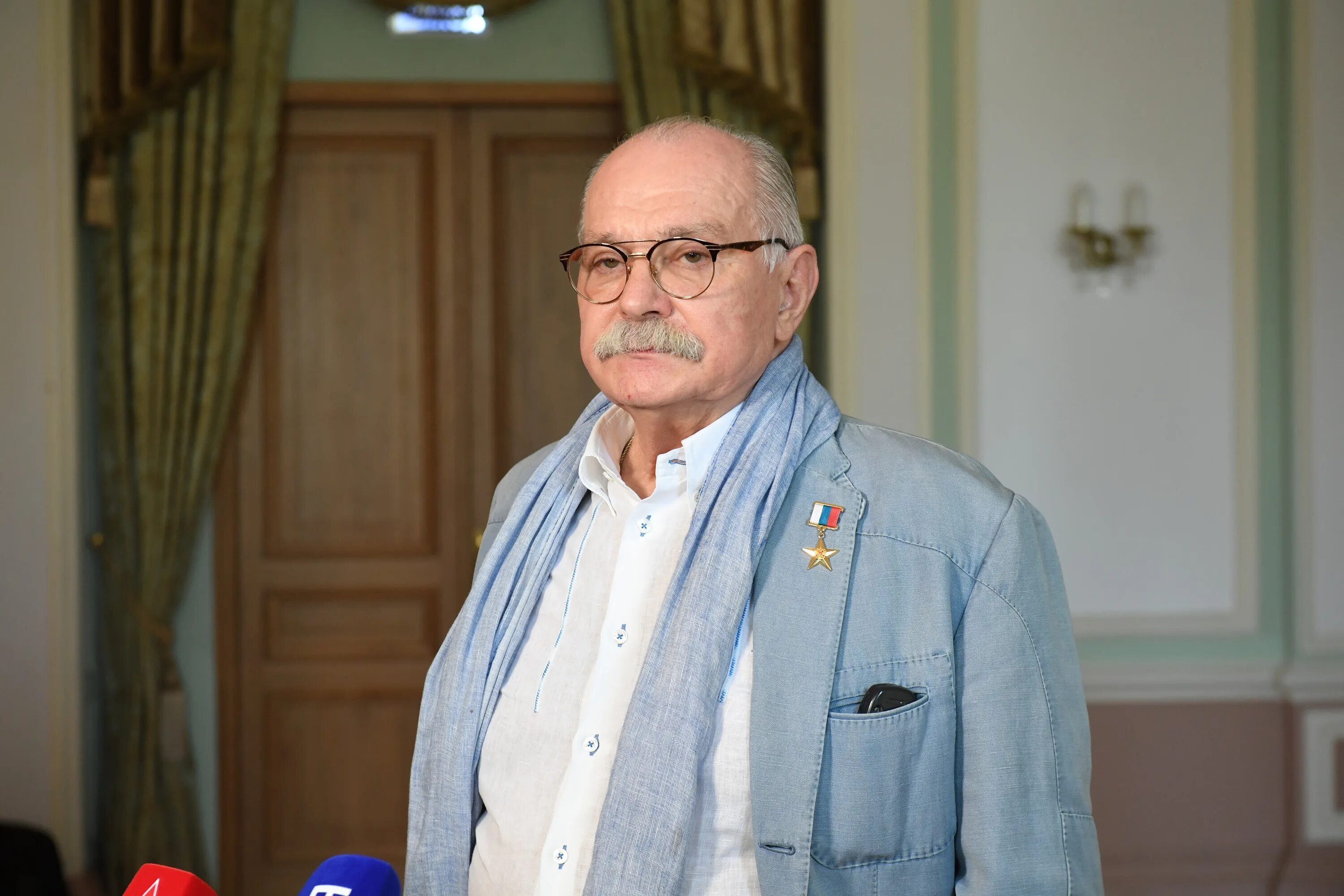 Состояние здоровья михалкова. С. Что случилось с михалковым. Адабашьян друг михалкова. Н кита сергеевич михалков.