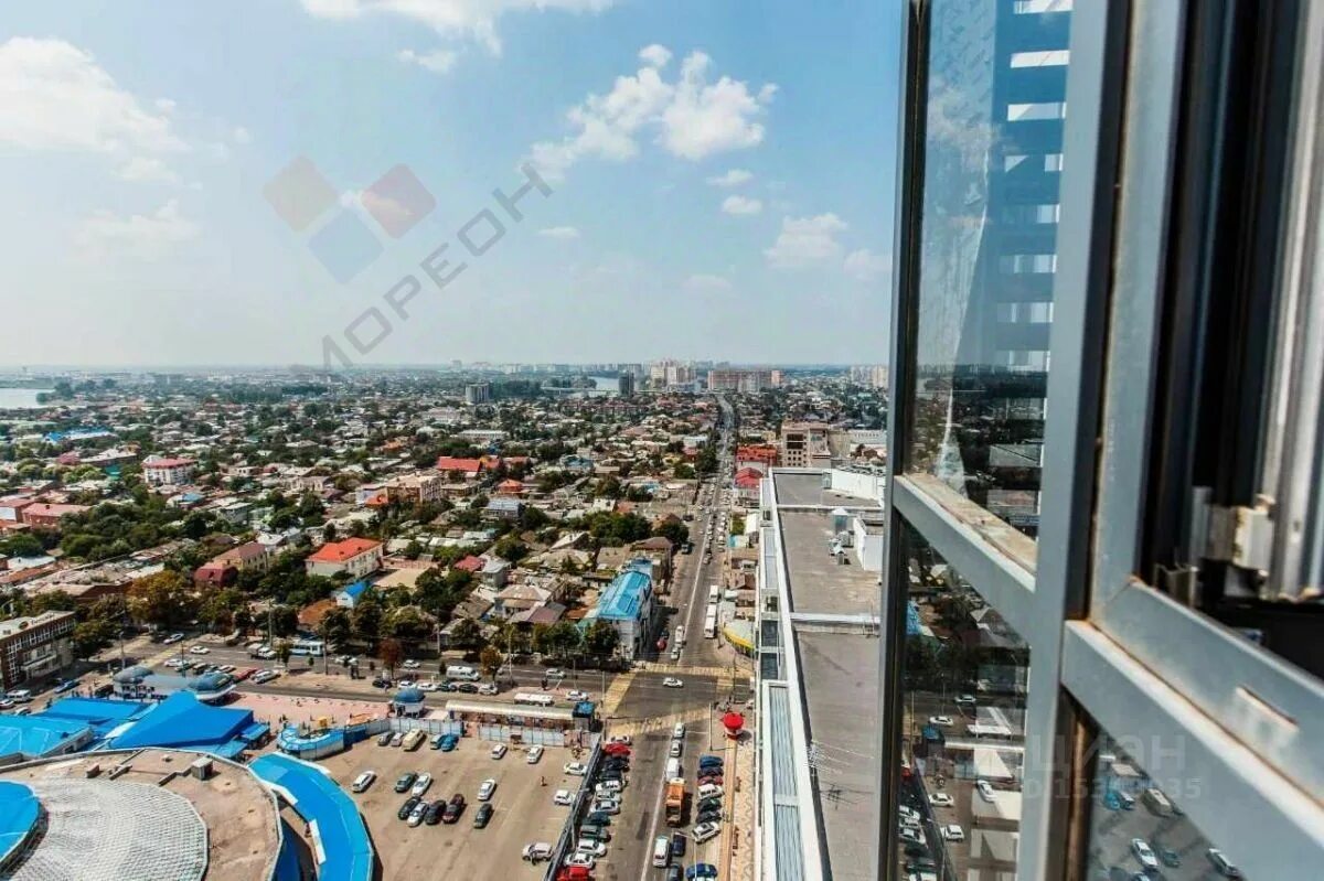 Продаю двухкомнатную квартиру 86.4м² ул. Буденного, 129, Краснодар, Краснодарски