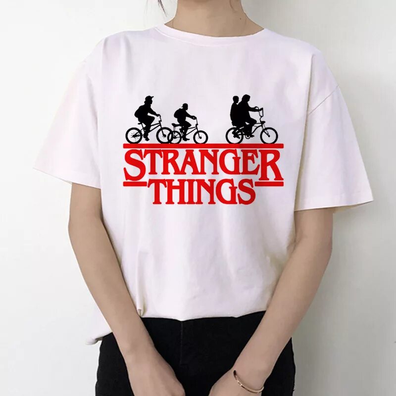 Футболка очень странные дела. Stranger things одежда. Футболка stranger things pull and bear. Stranger things футболка женская. Очень странные дела футболка.