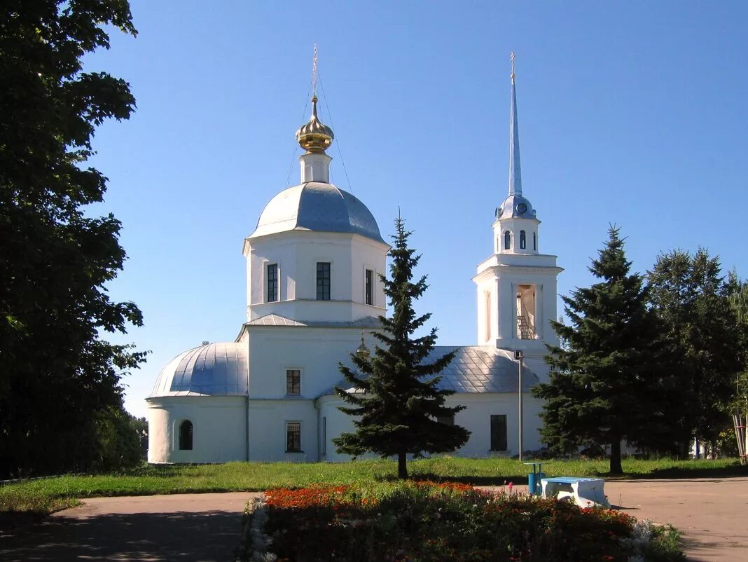 Тверь части. Воскресенский кафедральный соборе города Твери. Церковь Михаила Тверского. Церковь Михаила Тверского в Твери.