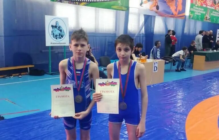 Первенство краснодарского края по греко римской борьбе. Первенство краснодарского края по греко римской борьбе. Борцы греко-римской борьбы. Юноши борцы. Краснодарские борцы.