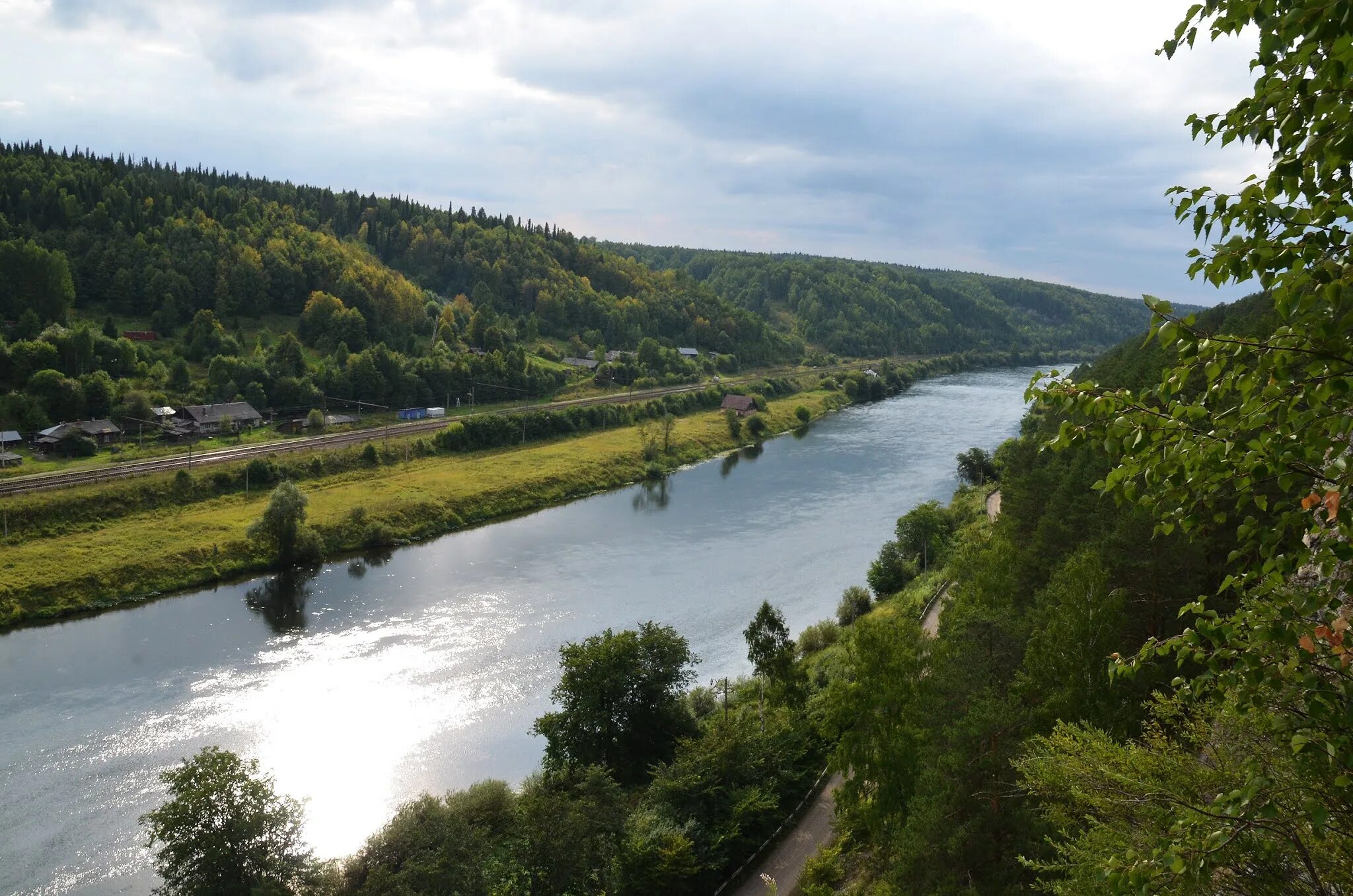 Река Лысьва. Река Лысьва Пермский край. Пермский край город Лысьва горы. Лысьва отдых