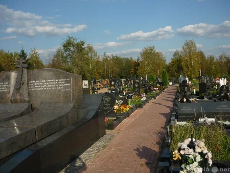 Митинское кладбище чернобыльцы могилы. Пятницкое шоссе митинское кладбище. Митинское кладбище чернобыльцы могилы. Чернобыль митинское кладбище. Митинское кладбище похороненные.