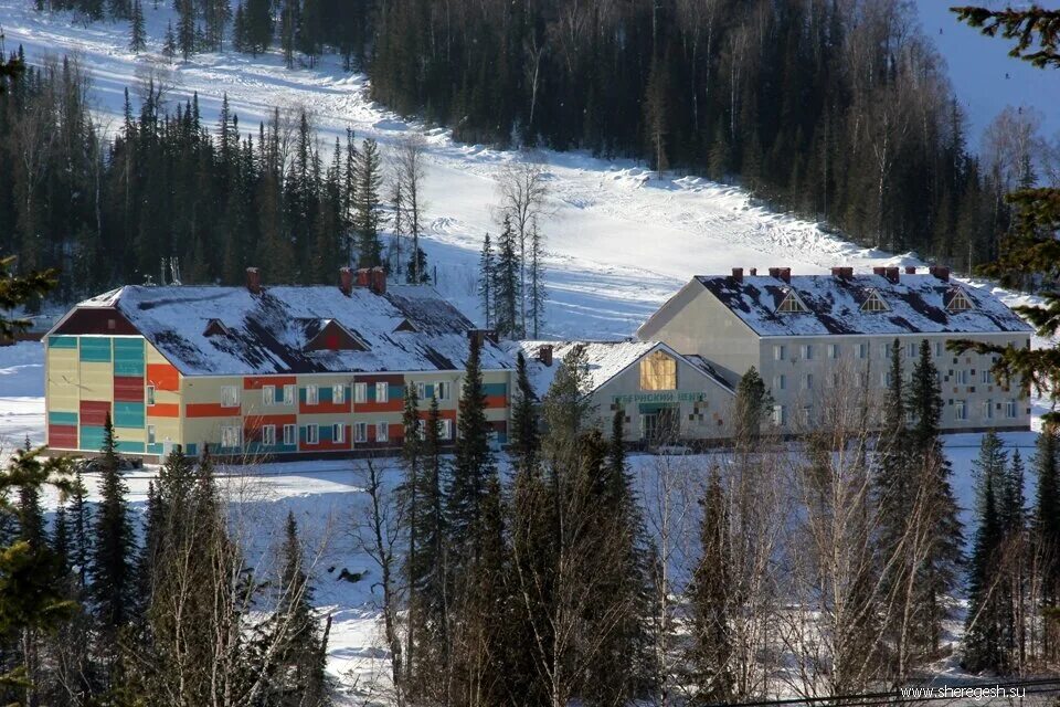 таштагол кемеровская область население. поселок таштагол кемеровской области. губернский центр таштагол гостиница. центра таштагол. гора туманная таштагол.