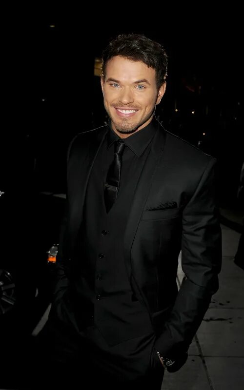 мужчина 2011. мужчина 2011. мэтер зикел. ченнинг татум кадры из фильмов. греческая мужская одежда современная.