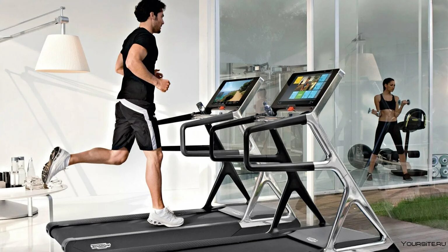 Тренажер право. Technogym тренажеры Беговая дорожка. Беговая дорожка Technogym personal. Электрическая Беговая дорожка Technogym Run personal VISIOWEB. Wave 700 Technogym.