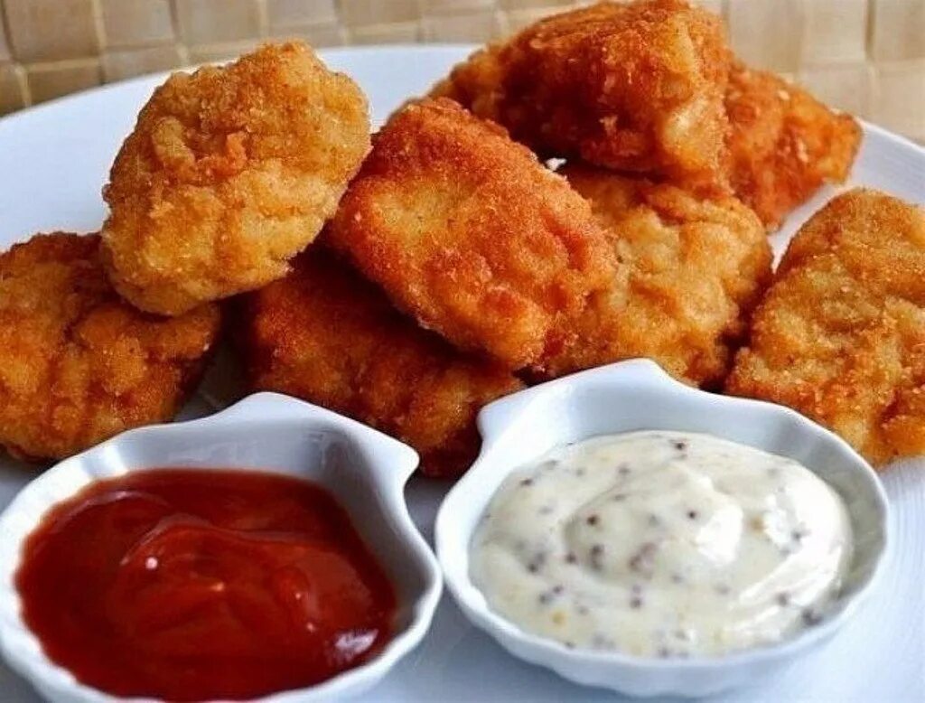 Вкусные куриные наггетсы. Наггетсы. наггетсы куриные. наггетсы куриные домашние. наггетсы из куриного филе.