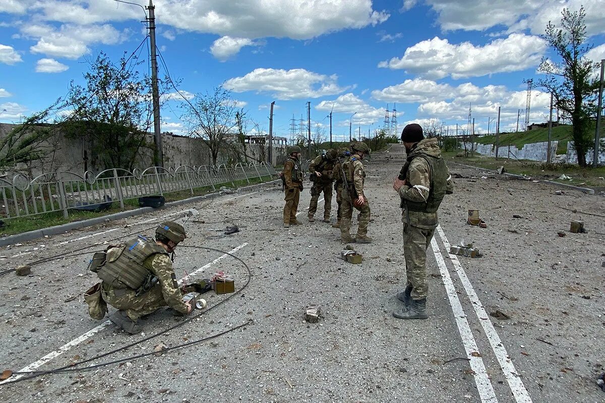Новости. Пропускной пункт донбасс. Армянск граница с украиной. Украинские беженцы на границе. Всу на донбассе.
