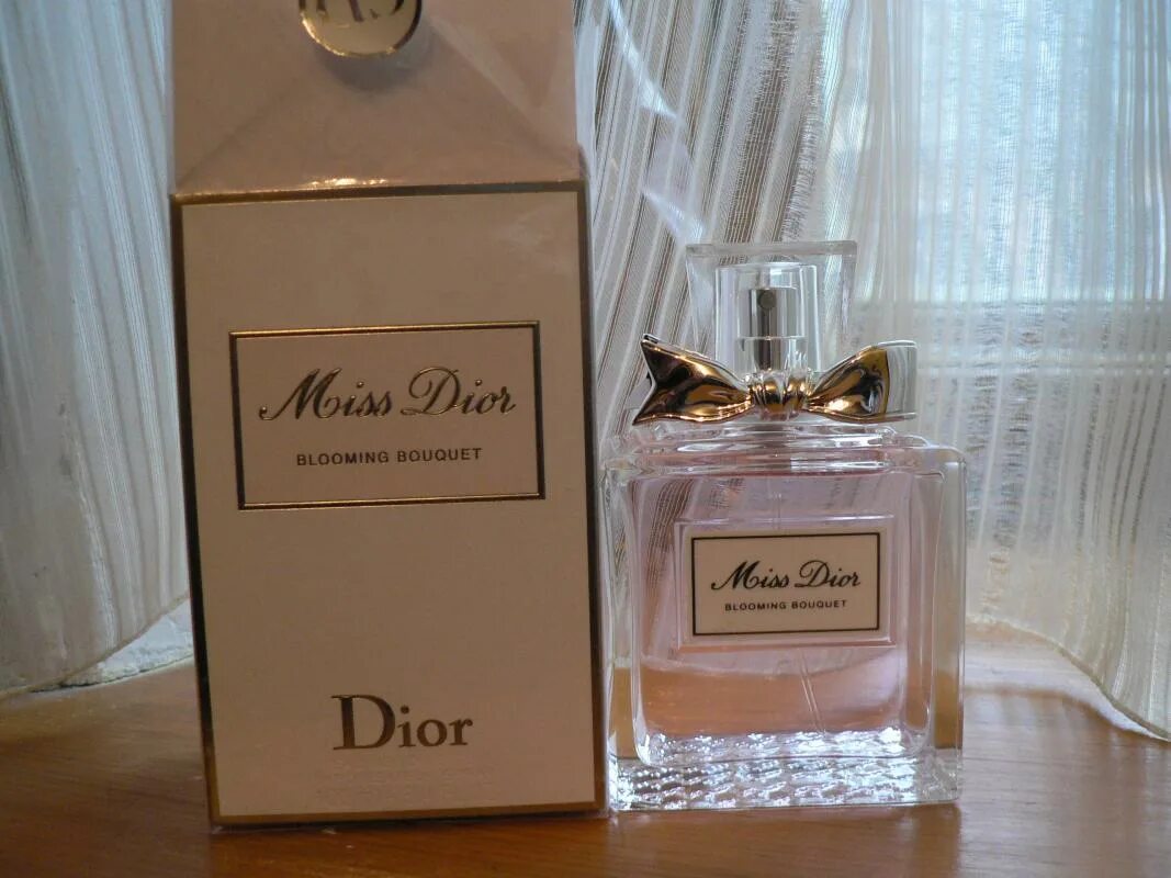 Мисс диор цена летуаль. Кристиан диор Блуминг букет. Miss Dior Blooming Bouquet (2023) Dior. Dior Miss Dior Blooming Bouquet (l) EDT 100 ml.. Диор Блуминг букет летуаль.
