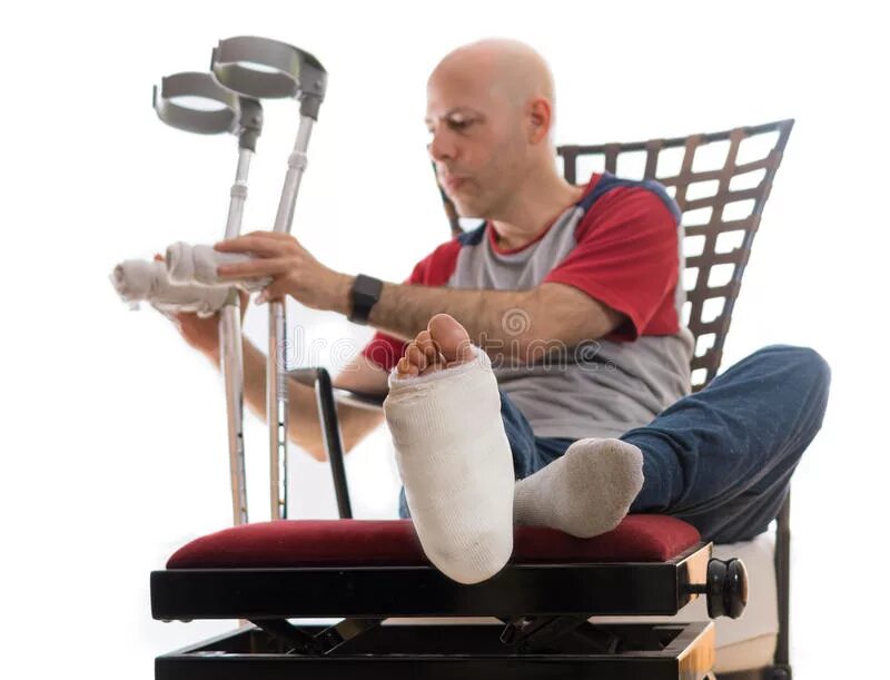 Xavier meme. What's your excuse. He has broken his leg. Человек полностью в гипсе. Break a leg.