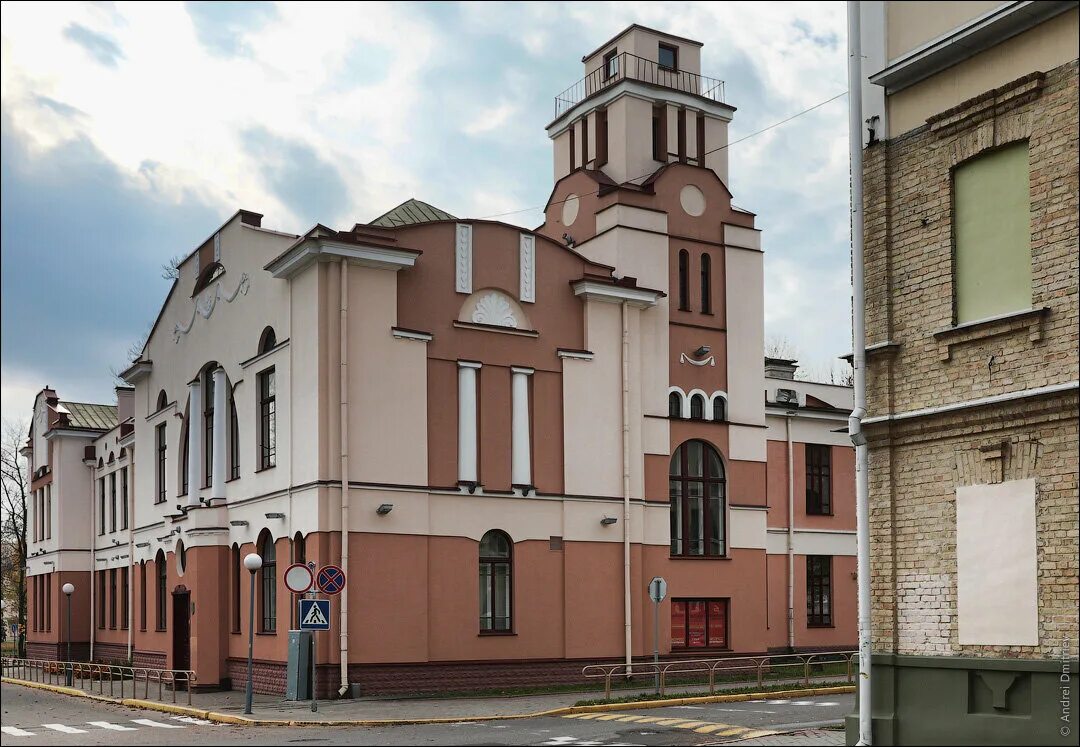 Гродно архитектура. Гродно улица ленина 5. Самая старая аптека в гродно. Беларусь 2 гродно. Беларусь 2 гродно.