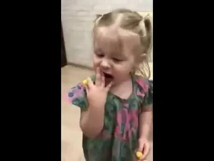 Как принцессы смеются видео