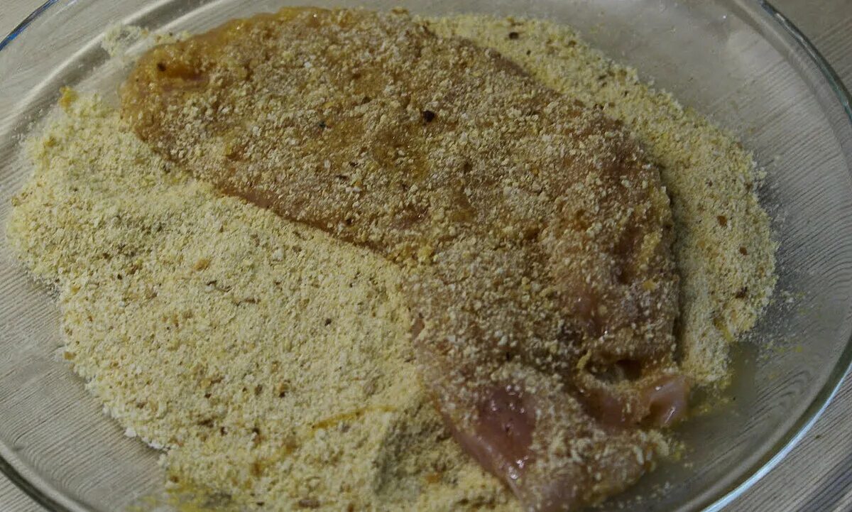 Рецепт куриного филе в сухарях. Панировка для филе курицы из яиц и муки и сухарей. куриное филе в панировочных сухарях вес 1. как приготовить куриную грудку в панировочных сухарях на сковороде.