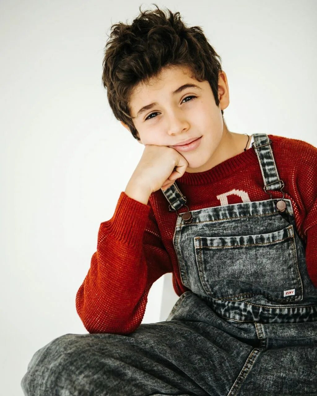 Рядом красавец сын. Сын красавец. Сын красавец. Павел табаков актер. Матвей лыков.