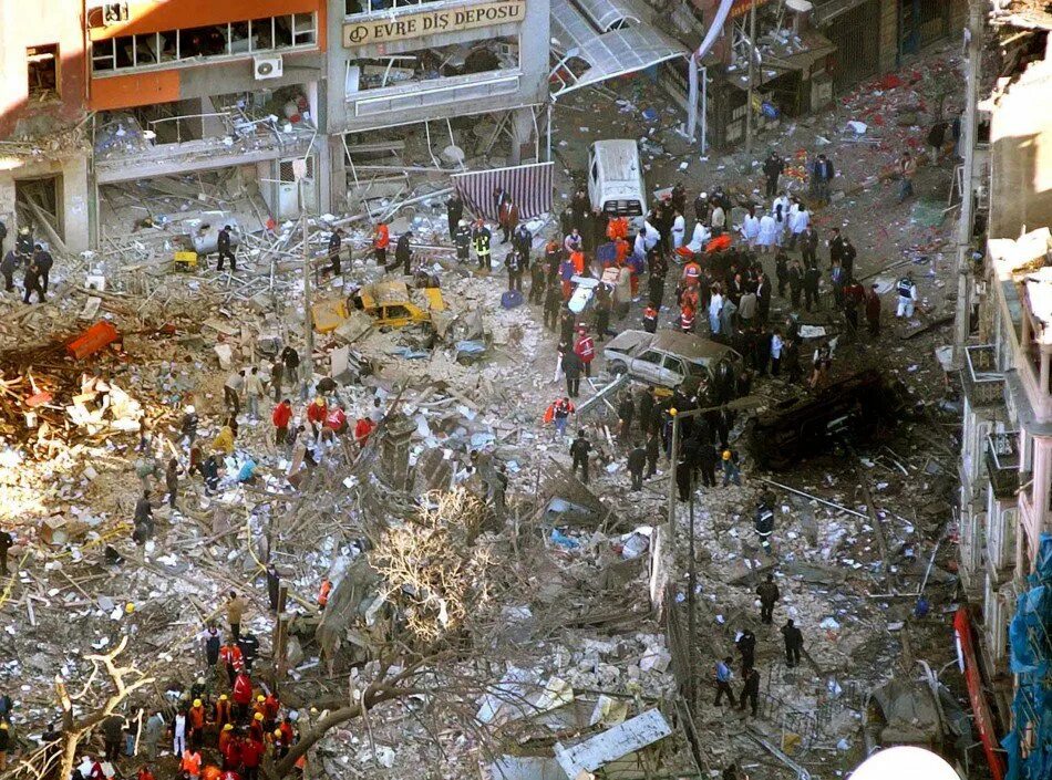 11 июня 2003. Теракты в Стамбуле 20.11.2003. Теракты в Стамбуле (15.11.2003 и 20.11.2003, Турция). Теракт в Стамбуле 2003 года.