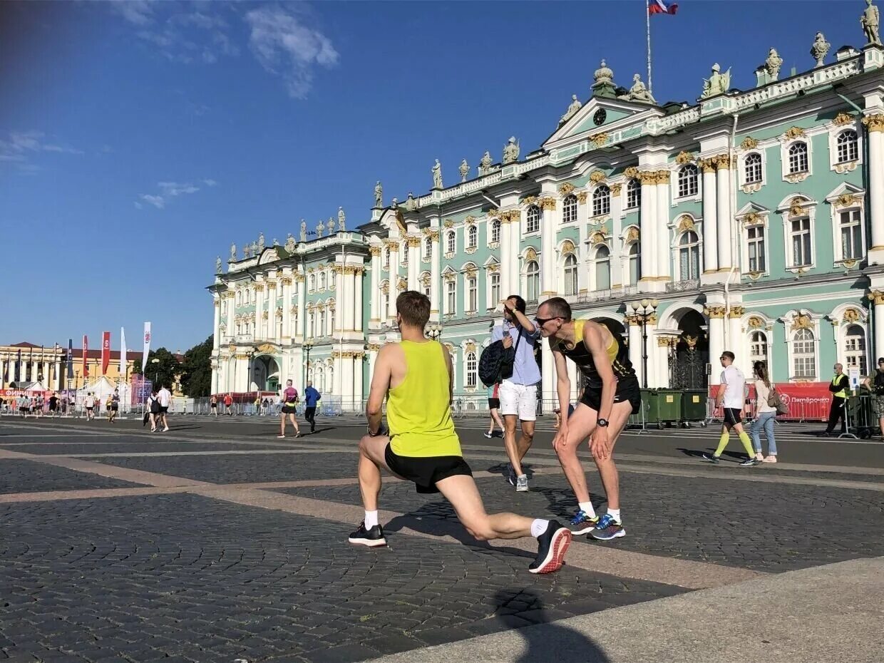 В Петербурге стартовал полумарафон «Северная столица». Полумарафон Санкт-Петербург 2022. Полумарафон Северная столица 2022. Полумарафон СПБ 2022. Куда сходить сегодня в санкт петербурге вечером