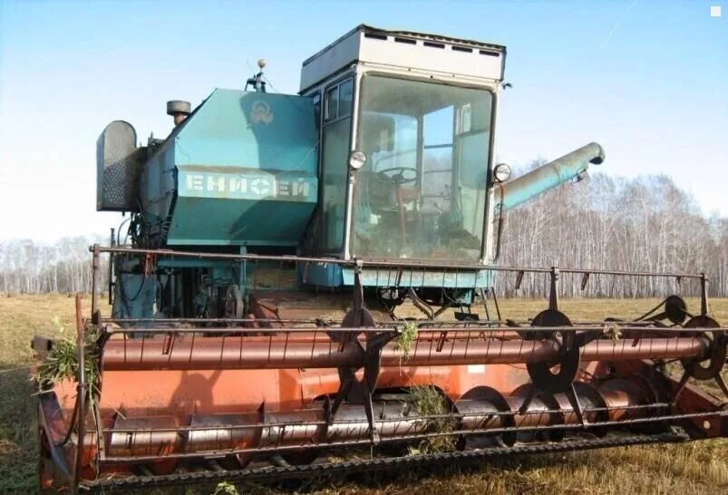 Комбайн енисей 1200 1м. Комбайн зерноуборочный "енисей-1200м". Зерноуборочный комбайн енисей 1200. Комбайн енисей 1200 нм. Зерноуборочный комбайн енисей 950.