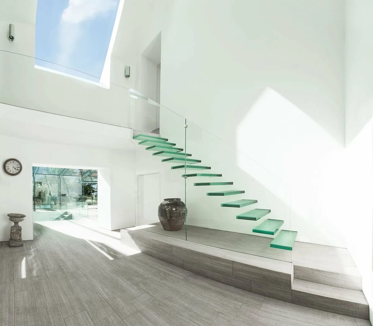 Stairs. Стеклянная лестница. Лестница в стиле Минимализм. Стеклянная лестница в интерьере. Необычные лестницы в интерьере.
