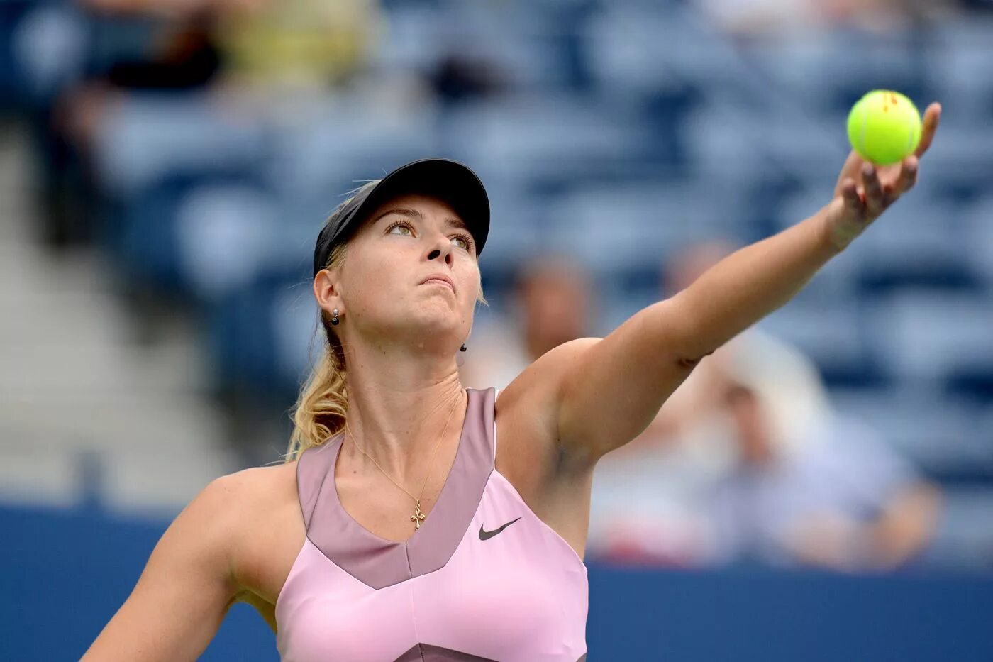 Саша стоун торс. Бекхэм групп компания. Famous sportsmen. Спортсмен с кумиром. Усэйн болт рекорд.