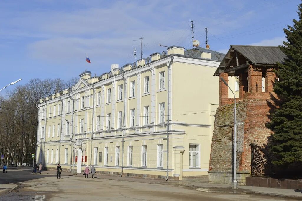 Улица Октябрьской революции (Смоленск). Октябрьской революции 1/2 Смоленск. Октябрьская революции администрация Смоленск. Улица Октябрьской революции 8 Смоленск. Октябрьской революции 2 смоленск