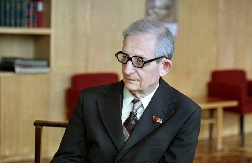 Гусейнов абдусалам абдулкеримович учёный. Ученые института академики. Академик ран. Академик оганесян. Ученые института академики.