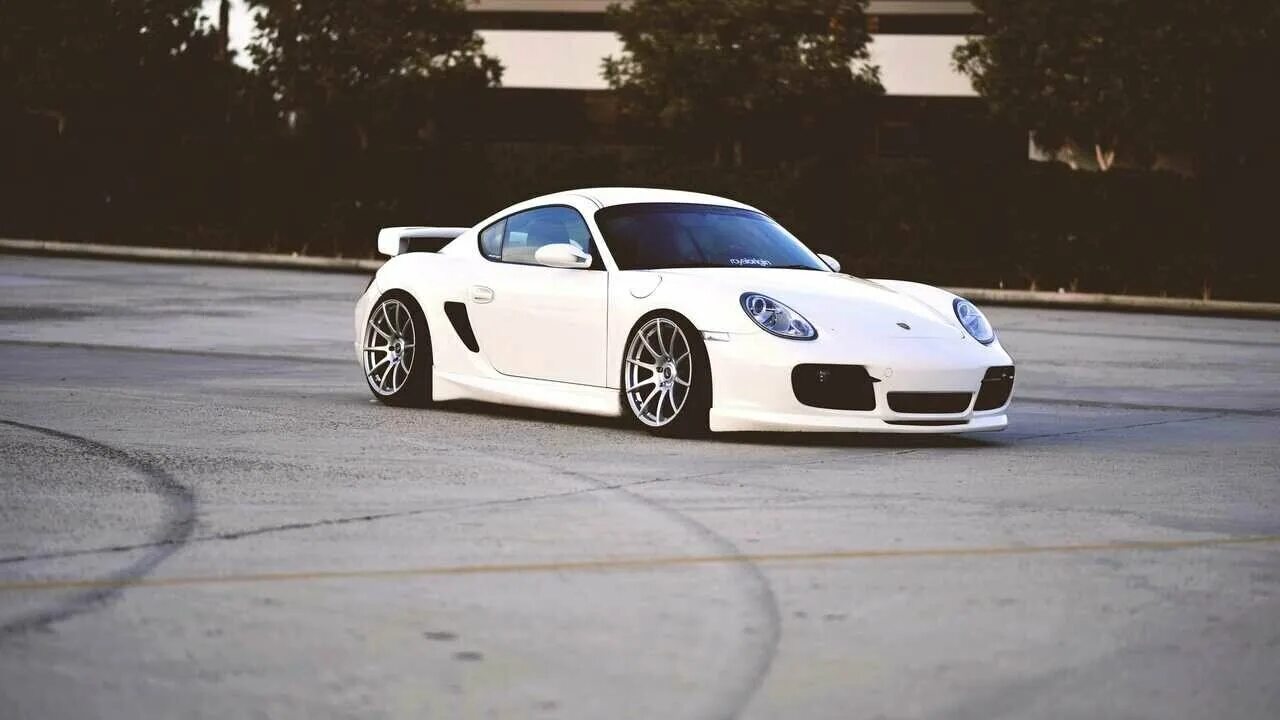 Белый порш песня. Порше 911 эстетика. Porsche cayman тюнинг. Белый порш песня. Белый снег белый порш песня.