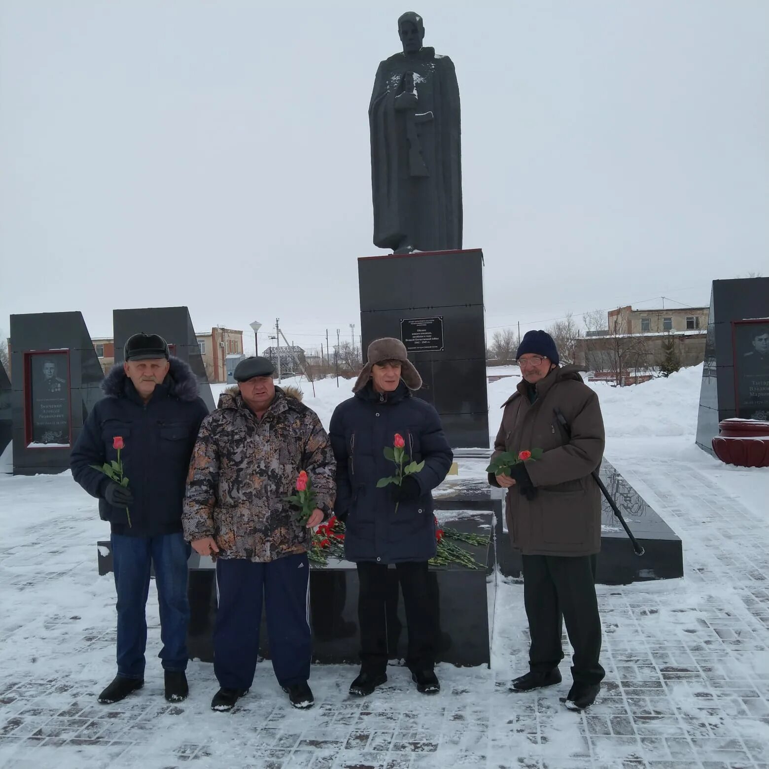 Погода павлоградка омской области на 10 дней. Павлоградка Омская область. Павлоградка Омск. Памятники Омской области. Павлоградка Омская область дом культуры-памятник.