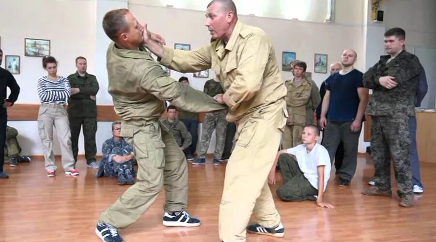 Система бой. Русский стиль рукопашного боя кадочникова. русский стиль рукопашного боя стиль кадочникова. рукопашный бой система кадочникова. система боя кадочникова.