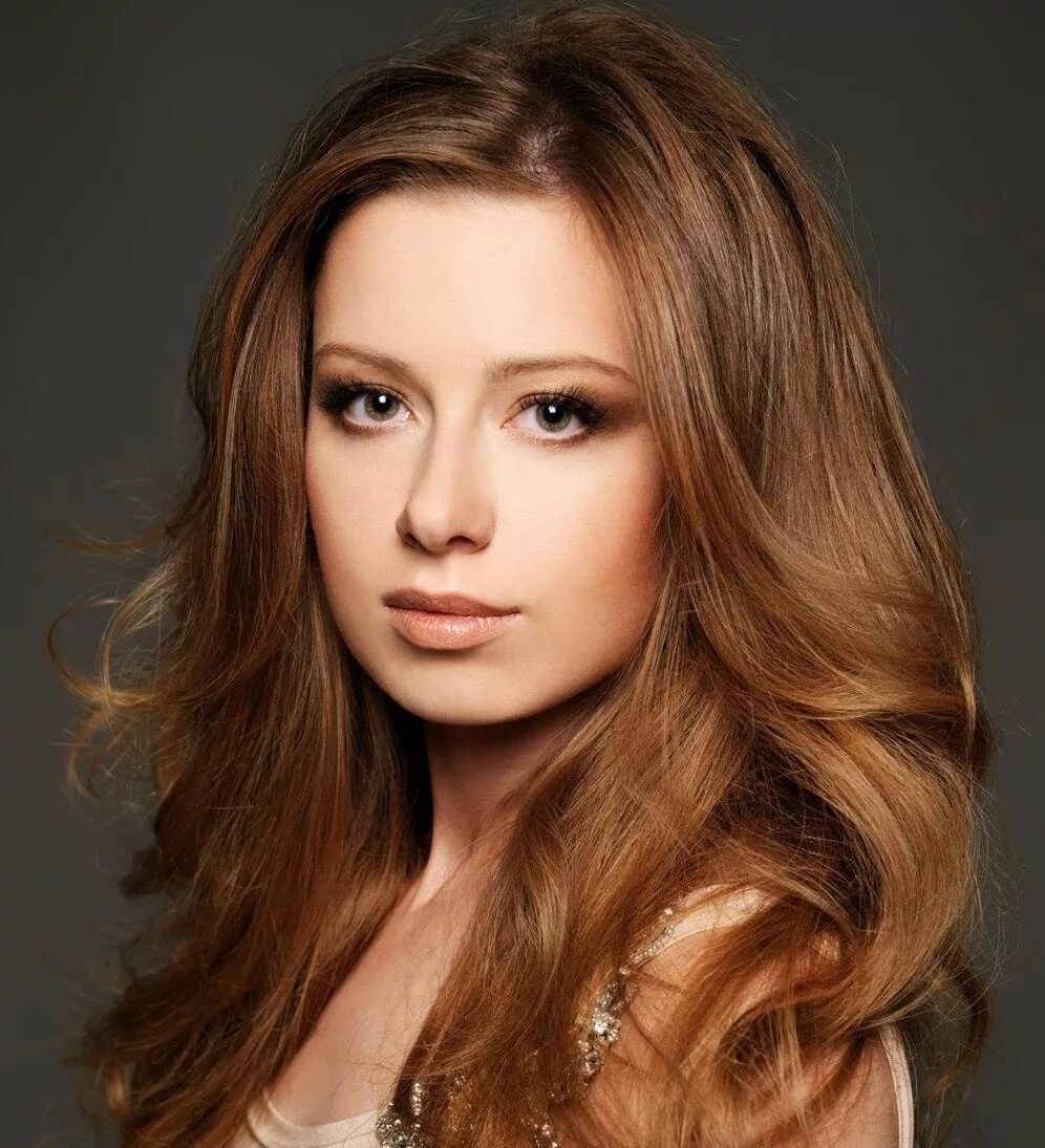 Современные певцы и певицы. Исполнители девушки список. Певица гульназ уфа. Асаев гульназ асаева. Певица майли сайрус фото.