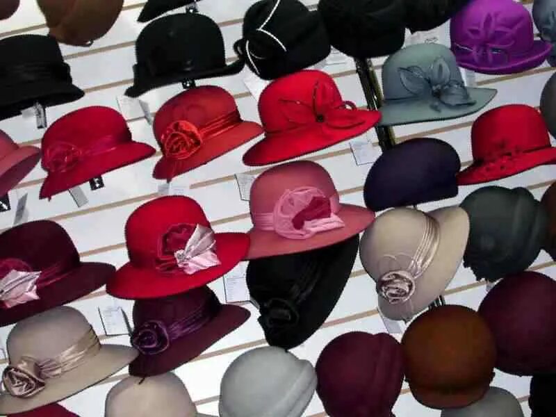 Hat shop. Магазин шляп. Магазин шляп в Алматы. Интересные названия магазинов шляп. Магазины шляп Тбилиси.