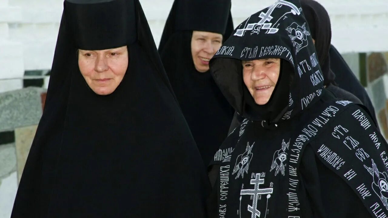 Болезнь монашек что это. Одежда послушницы католического монастыря. Одежда инокини и монахини православной. Ряса католической монахини. Одеяние послушницы в монастыре.
