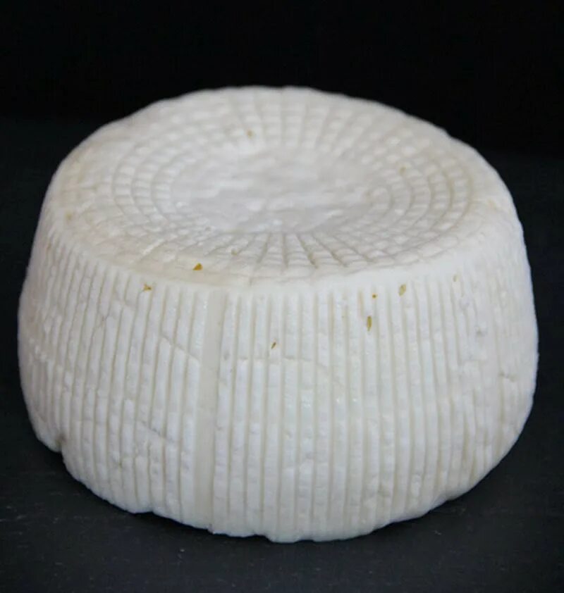 Сильно пахнущий сыр. Человеческий сыр. Необычные сыры. Сыр из человеческого молока. Сыр необычной формы.